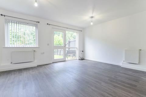 3 bedroom terraced house to rent, Waterbridge Mews, Runcorn, WA7 2SN