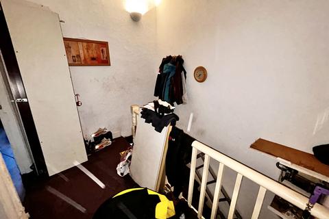 2 bedroom flat for sale, Chandos Street, Deckham, Gateshead, Tyne and Wear, NE8 4AB