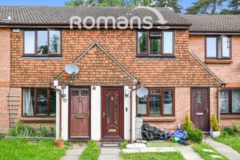 2 bedroom house to rent, Townsend Close, Bracknell, RG12