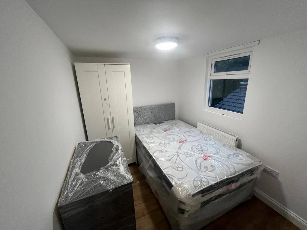 Room 6 - 1