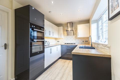 5 bedroom semi-detached house for sale, Buckthorne Drive, East Ardsley, WF3