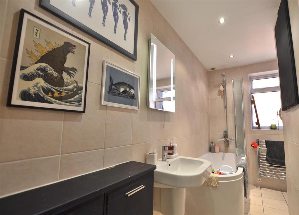 Family Bathroom.JPG