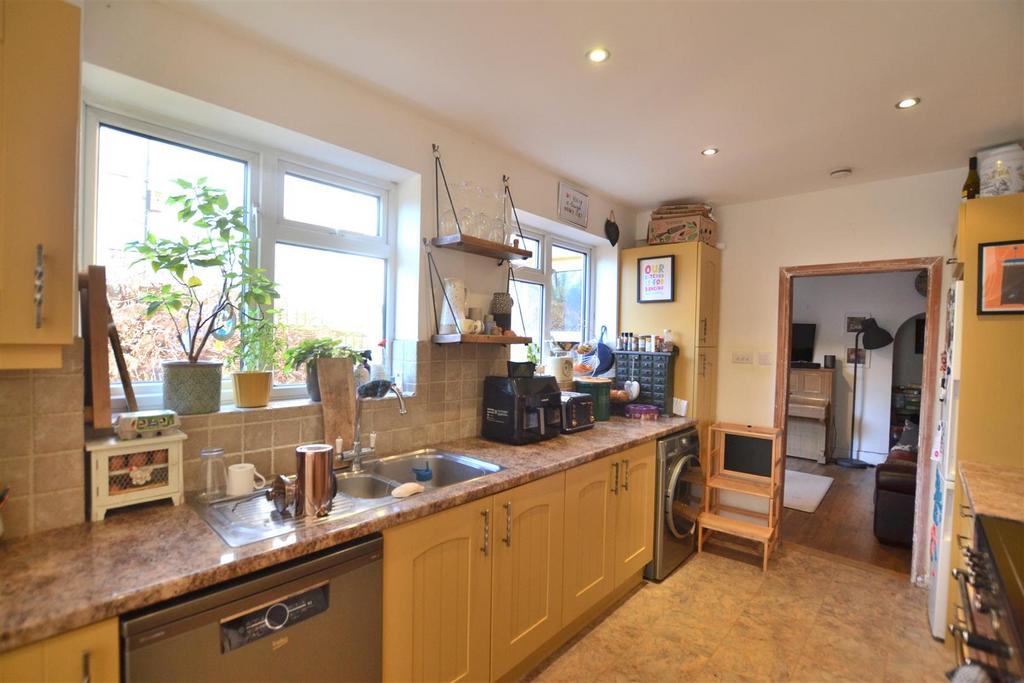 Kitchen 1.JPG