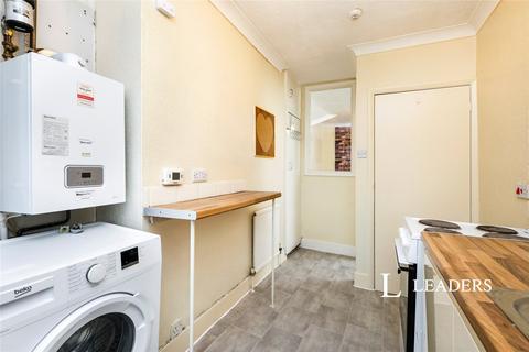 3 bedroom flat to rent, Elms Road, Eastbourne, East Sussex, BN21