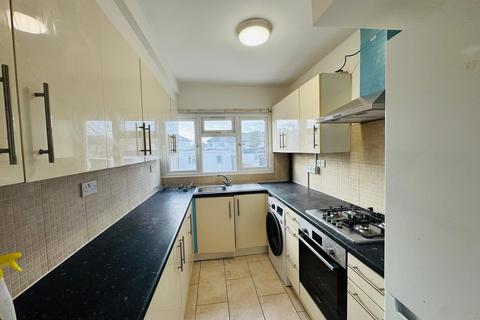 3 bedroom terraced house to rent, Rayners Lane, Harrow HA2