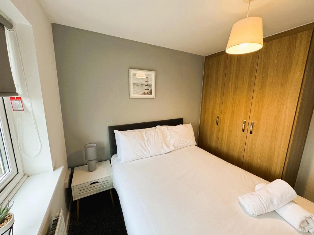 Bed 2 (2).JPG