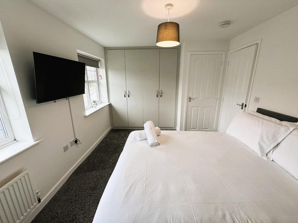 Bed 1 (3).JPG