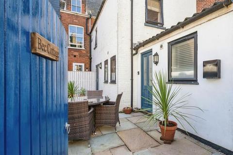 2 bedroom semi-detached house to rent, Mount Street, Cromer NR27