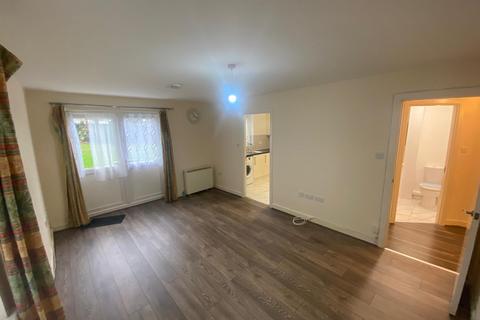 2 bedroom flat to rent, Hazelwood Court, London NW10