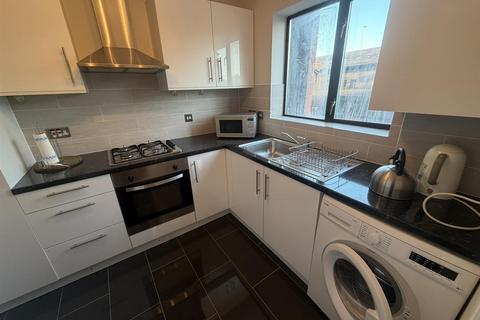 Studio to rent, The Brookdales,, Bridge Lane, London