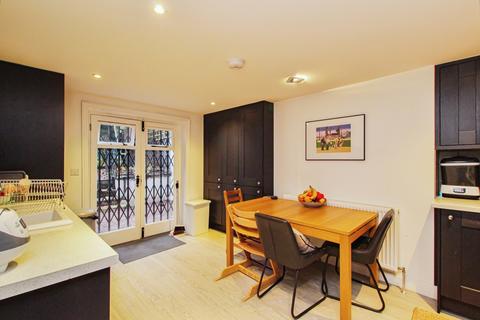 3 bedroom terraced house to rent, Bingham Street, N1