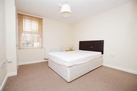 undefined, Savernake Street, Swindon SN1