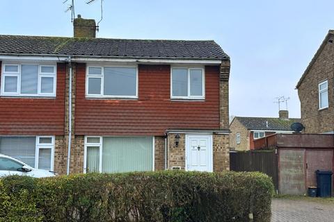 3 bedroom semi-detached house to rent - The Pasture, Kennington TN24