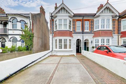 4 bedroom end of terrace house for sale, Navarino Road, Worthing