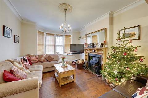 4 bedroom end of terrace house for sale, Navarino Road, Worthing