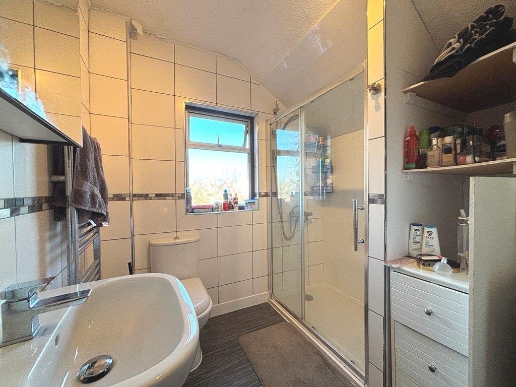 Shower Room.JPG