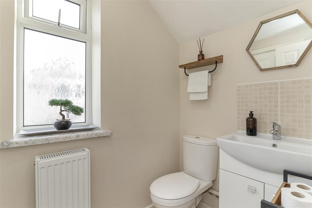 Master Bedroom Ensuite.jpg