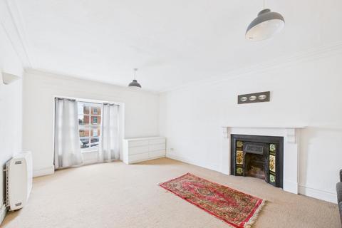 3 bedroom flat to rent, Market Place, Matlock DE4