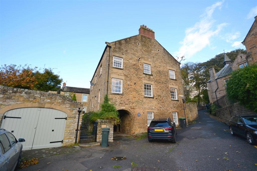 6 West View External 2.jpg