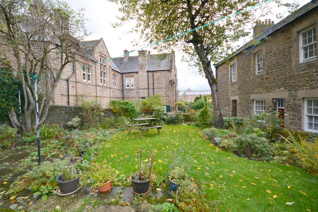 6 West View Com Garden.jpg