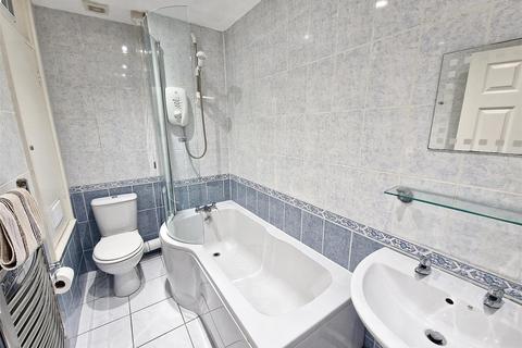 undefined, Evea Close, Truro