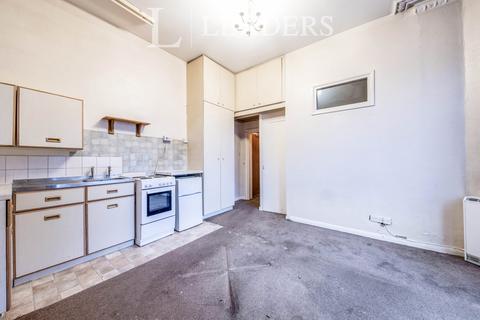 undefined, De Parys Avenue, Bedford, Bedfordshire, MK40
