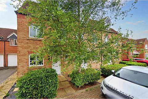 3 bedroom terraced house to rent, Florin Drive, PE21