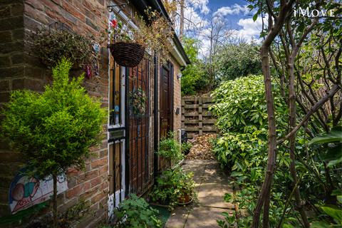 2 bedroom terraced house for sale, Lansdowne Wood Close, London SE27