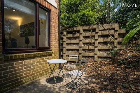 2 bedroom terraced house for sale, Lansdowne Wood Close, London SE27