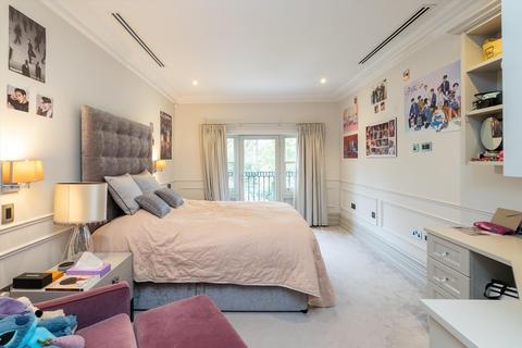6 bedroom detached house for sale, Ellerton Road, Wimbledon, London, SW20