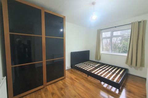 2 bedroom flat to rent, High Mead, Harrow, HA1