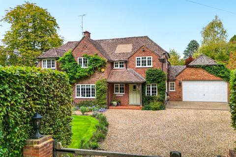 undefined, Brackley Avenue, Hook RG27