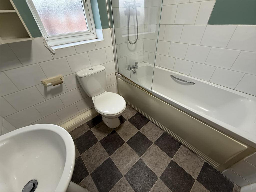 BATHROOM & WC