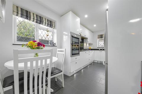 4 bedroom semi-detached house for sale, Glassmill Lane, Bromley