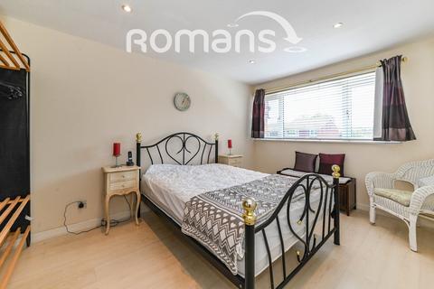 undefined, Emmbrook Road, Wokingham, RG41