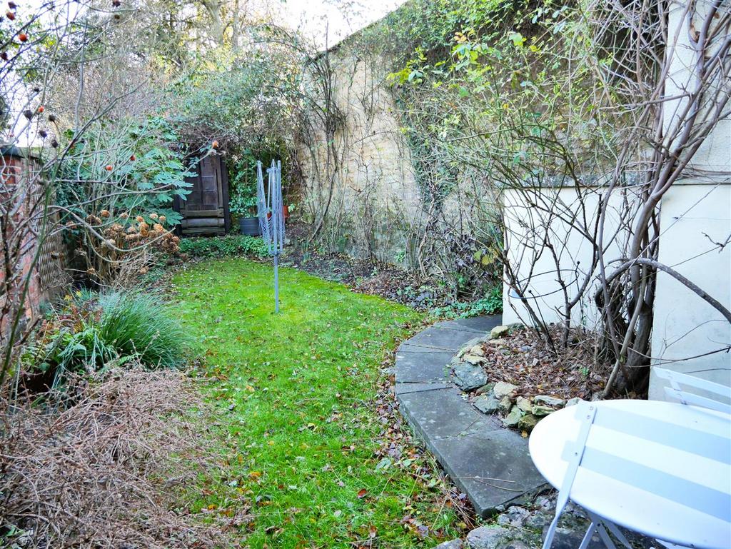 Rear enclosed garden