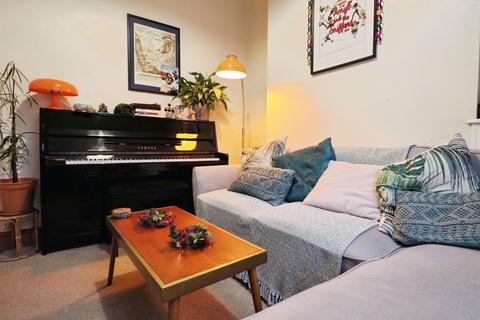 3 bedroom house to rent, Cyfarthfa Street, Cardiff, CF24