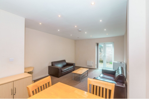 2 bedroom flat to rent, Wilbraham Road, Manchester, Greater Manchester, M14
