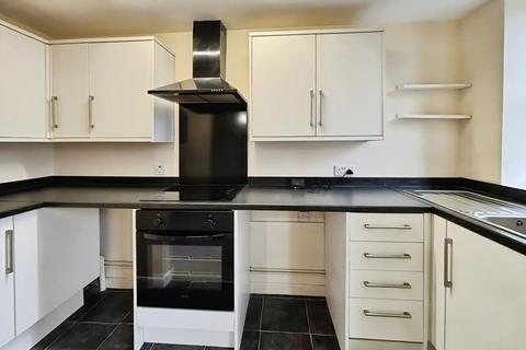 2 bedroom flat to rent, 13-15 Horsefair, Rugeley, WS15 2EJ
