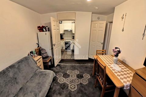 1 bedroom flat for sale, Lanchester Gardens, Worksop