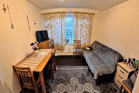 1 bedroom flat for sale, Lanchester Gardens, Worksop