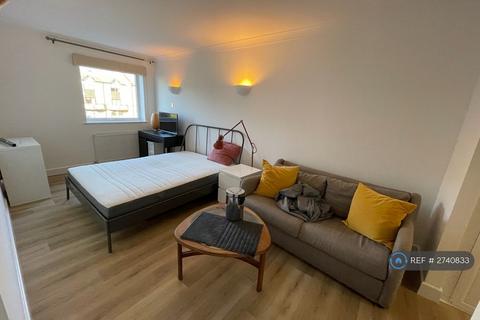 undefined, Lockview Court, London, E14