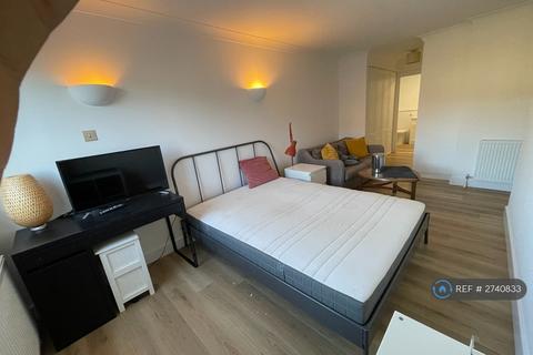 undefined, Lockview Court, London, E14