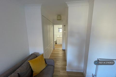 undefined, Lockview Court, London, E14