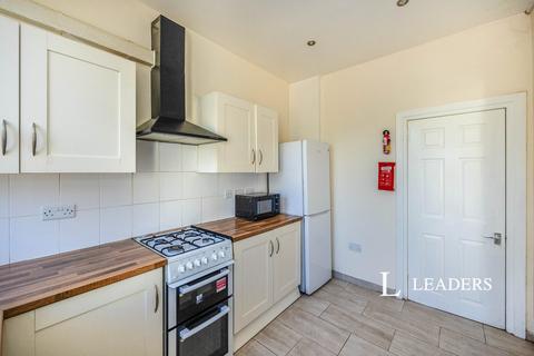 3 bedroom terraced house to rent, Penhale Road, PO1
