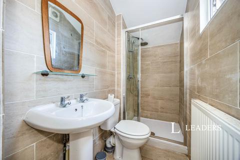 3 bedroom terraced house to rent, Penhale Road, PO1
