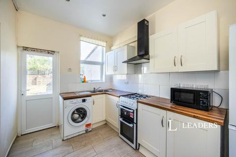 3 bedroom terraced house to rent, Penhale Road, PO1