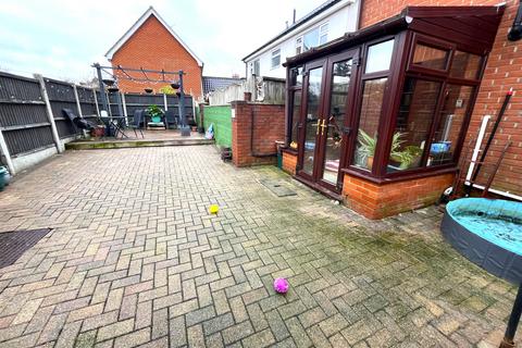 3 bedroom detached house to rent, Old Road, Acle NR13