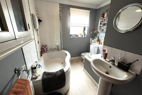 3 bedroom detached house to rent, Old Road, Acle NR13