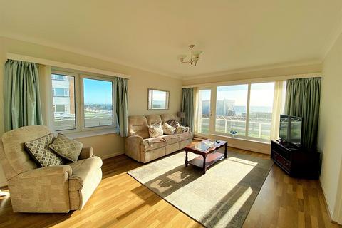 2 bedroom flat for sale, West Parade, Bexhill-On-Sea